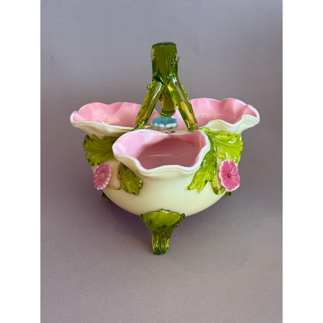 English Antique 1800s Stevens and Williams Matsu-No-Ke Pastel Flower Sectioned Vase Bowl Tri Sectional Art Glass Bowl For Sale - Image 3 of 15