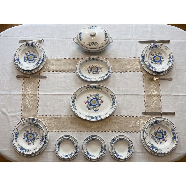 Ceramic 1980s Richard Ginori “Lerici” Hand-Painted Porcelain Dinner Service for 16 – Complete Set W/ Tea Service & Tureen - 106 pcs For Sale - Image 7 of 14