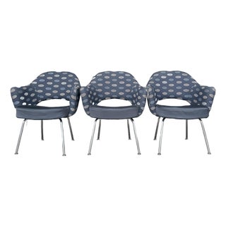 Set of 6 Eero Saarinen for Knoll Executive Arm Chairs For Sale