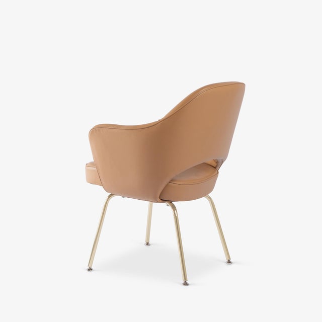 Saarinen Executive Arm Dining Chairs in Camel Leather & Brass Legs, Set of 6 For Sale In New York - Image 6 of 11