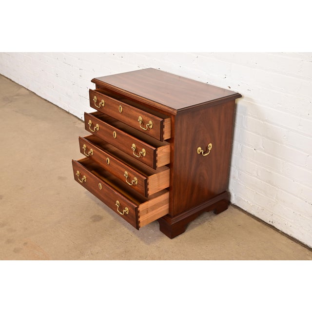 Wood Late 20th Century Henkel Harris Georgian Solid Mahogany Nightstand or Bachelor Chest For Sale - Image 7 of 14