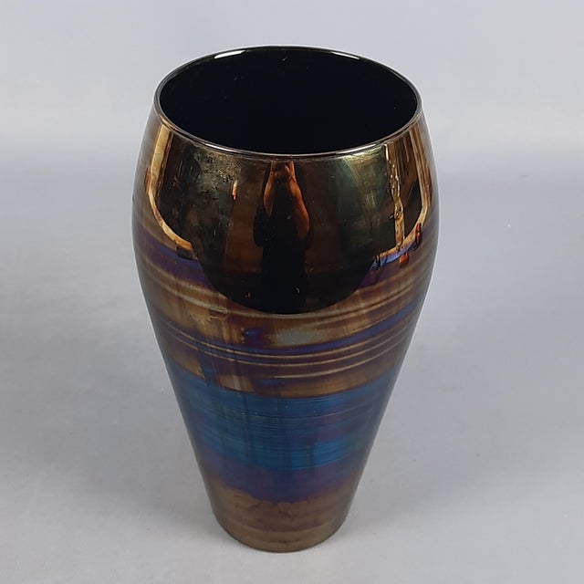 Iridescent Glass Vase with Engraved Seagulls from La Perla Crystalworks, 1970s For Sale - Image 4 of 11
