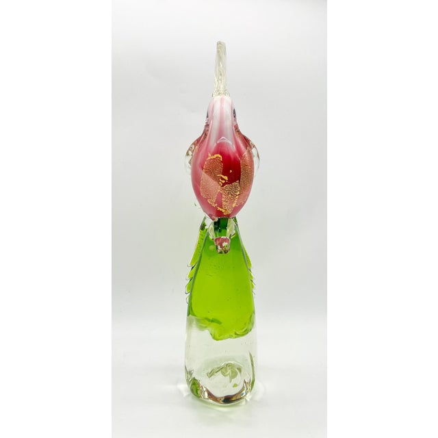 Mid 20th Century Vintage Alfredo Barbini Style Pink, Green, and Gold Aventurine Cockatoo Bird Figurine For Sale - Image 5 of 11