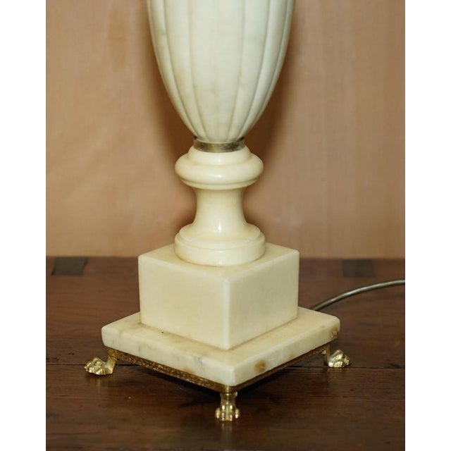 Brass and Marble Lamp with Lion's Paw Feet, Italy, 1960s For Sale - Image 4 of 12
