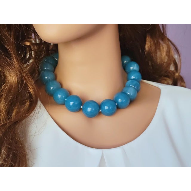 2020s Blue Sponge Quartz Statement Necklace, Huge 24 Mm Round Blue Quartz Beads, Sterling Silver Toggle Clasp, Bold Gemstone Necklace For Sale - Image 5 of 8
