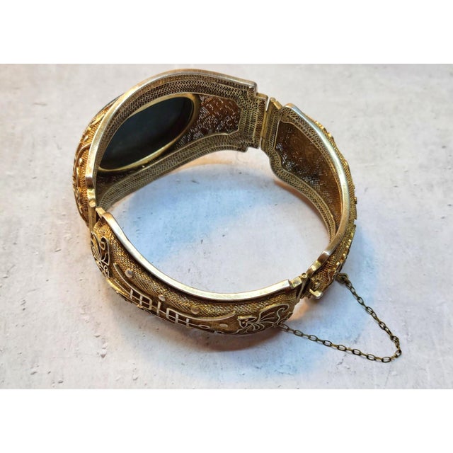 Mid 20th Century Vintage Chinese Export Filigree Gilded Silver Bracelet With Bloodstone Cabochon For Sale - Image 5 of 10