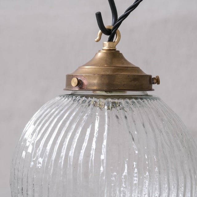 1970s Mid-Century Italian Glass and Brass Pendant Light, 1970s For Sale - Image 5 of 8