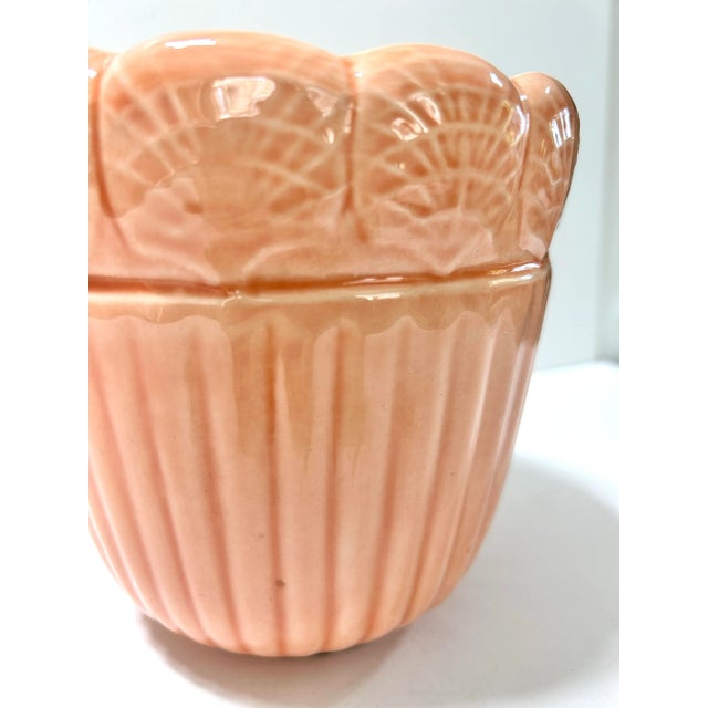 1960s 1960s Vintage Clamshell Cachepot Planter – Coastal Palm Beach Decor – Peach Ceramic Planter For Sale - Image 5 of 7