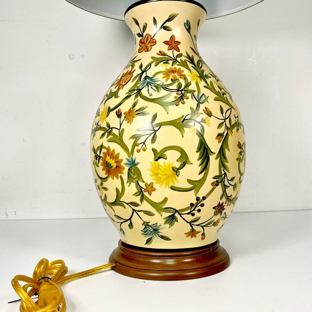 1980s Boho Chic Rustic European Italian Tuscany Style Ceramic Handpainted Flora Table Lamp With New Shade For Sale - Image 17 of 18