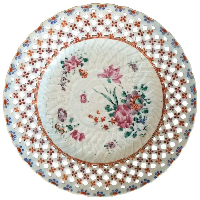 Antique 18th Century Chinese Export Porcelain Plate in Famille Rose Glaze With Reticulated Basketweave Border For Sale - Image 9 of 9