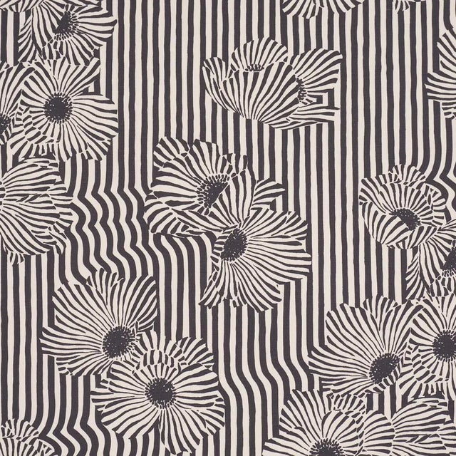 SAMPLE - Schumacher Chaney Floral Fabric In Carbon For Sale