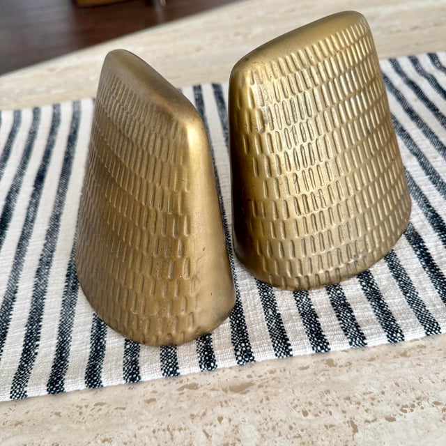 Metal Mid Century Modern Ben Seibel Jenfredware Textured Wedge Bookends Vintage MCM For Sale - Image 7 of 12