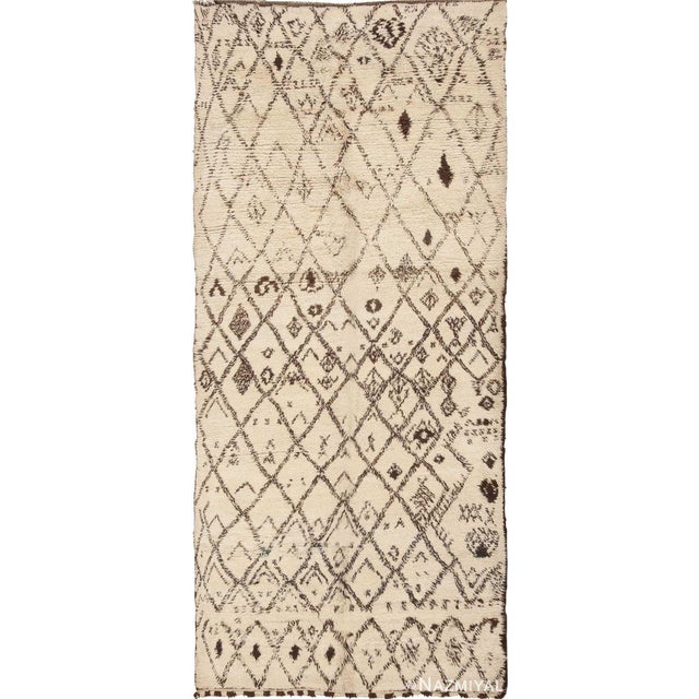 Beautiful Mid Century Vintage Moroccan Rug, Country of Origin: Morocco, Circa Date: Mid 20th Century