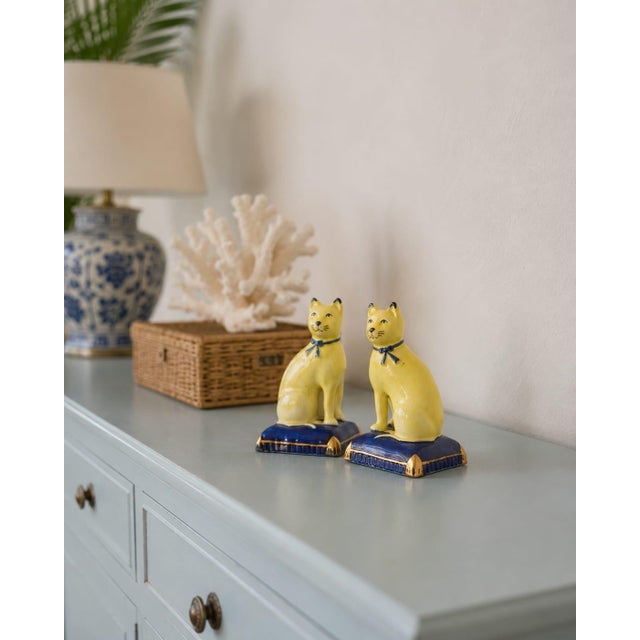 Pair of Vintage Italian Ceramic Cat Figurines on Pillows For Sale - Image 10 of 12