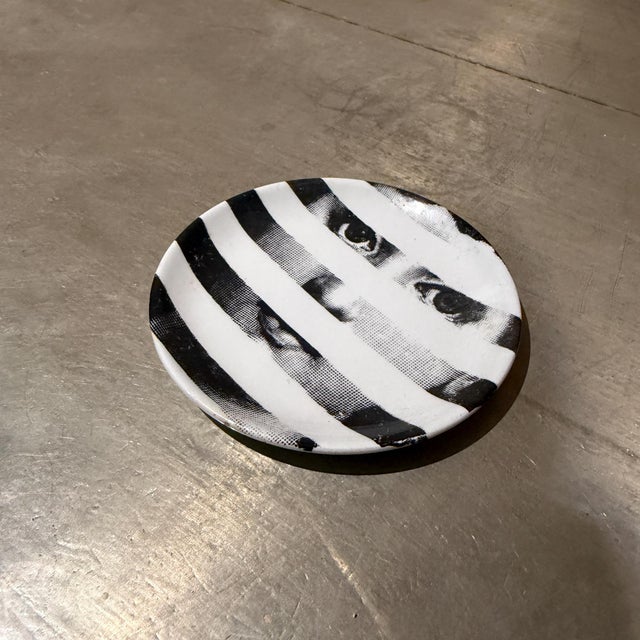 Piero Fornasetti 1950s Porcelain Coaster Mini Plate Piero Fornasetti Tema E Variazioni Lina Cavalieri For Sale - Image 4 of 9