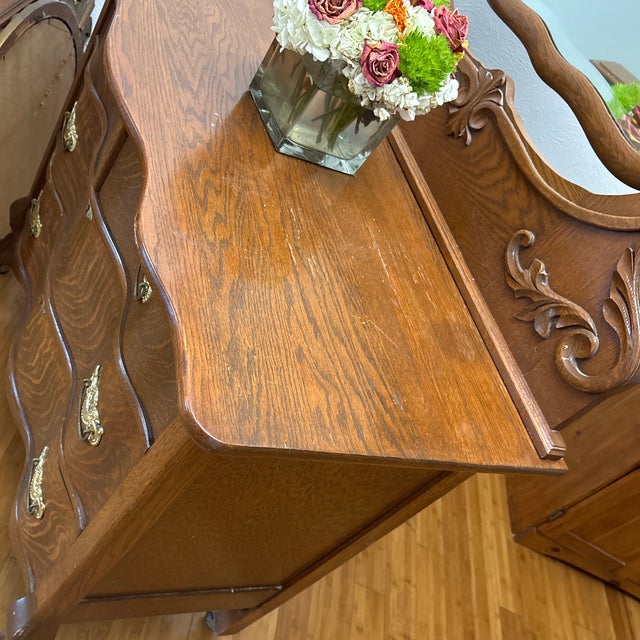 Antique Tiger Oak Vanity Dresser With Carved Mirror & Brass Hardware For Sale - Image 4 of 6