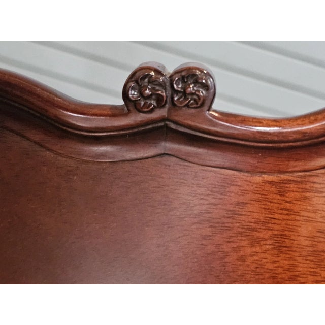 Kindel Winterthur Collection Philadelphia Carved Mahogany Tilt Top Pie Table For Sale - Image 10 of 13
