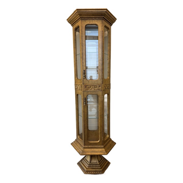 1980s Hollywood Regency Hexagonal Parcel-Gilt Lighted Curio Vitrine Cabinet For Sale