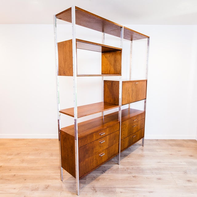1970s Restored Mid Century Freestanding Modular Wall Unit by Jack Cartwright for Founders, Attributed For Sale - Image 10 of 15