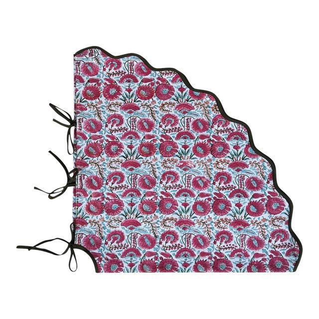 Handmade Scalloped Green Botanical Christmas Tree Skirt with Dark Green Piping For Sale