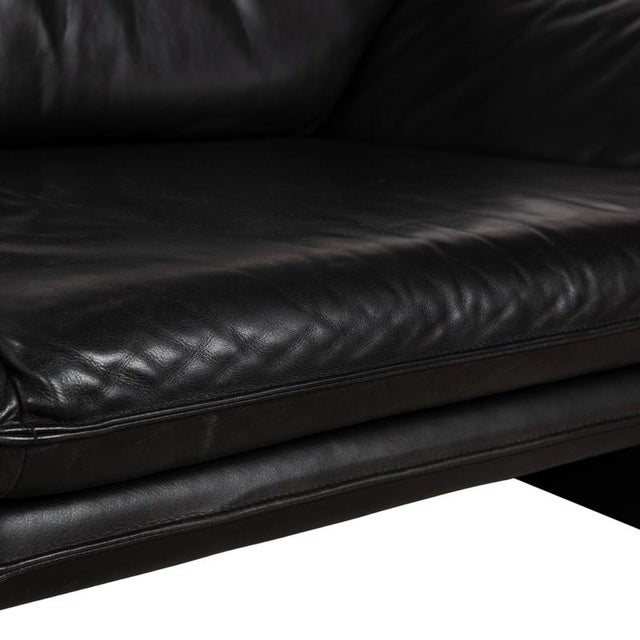 Modern Black Leather Atlanta Three-Seater Sofa from Laauser For Sale - Image 3 of 16