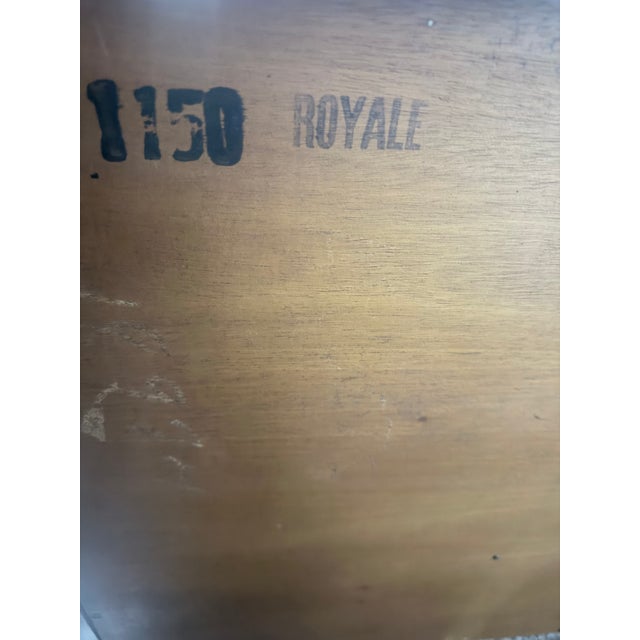 Jl Metz Traditional / Vintage Large 9 Drawers Honey Fruitwood/ 18th-Century French Provincial Dresser For Sale In Chicago - Image 6 of 6