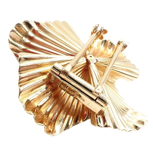 Contemporary Late 20th Century Vintage Tiffany & Co. Yellow Gold Flower Pin Brooch For Sale - Image 3 of 10
