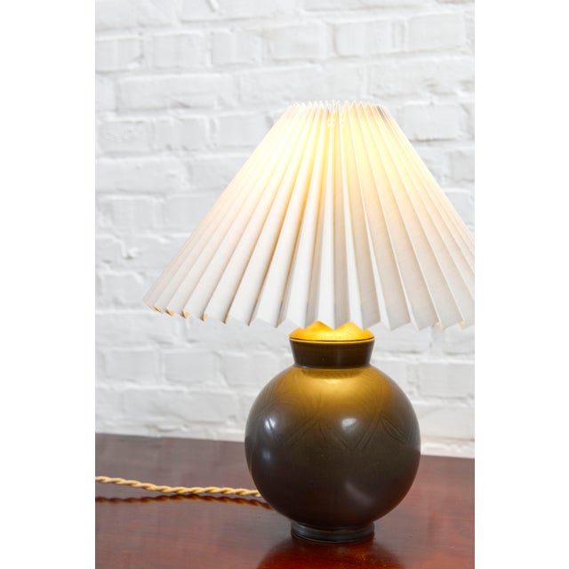 Art Deco Ceramic Table Lamp by Nils Thorsson for Aluminia Royal Copenhagen, 1950 For Sale - Image 10 of 14