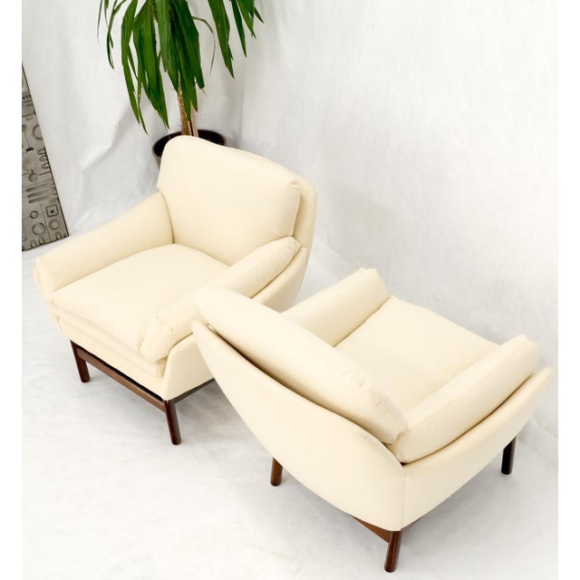 Solid Rosewood Dowel Shape Legs New Soft Wool Upholstery Danish Lounge Chairs For Sale - Image 10 of 17