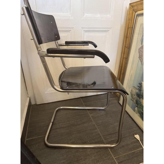 Vintage Bauhaus cantilever chair made of chrome-plated tubular steel, 1930s Wood-finished and refurbished