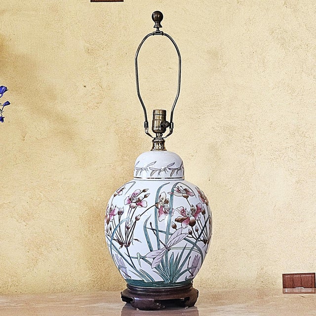 Dark Pink Vintage Maitland-Smith Hand-Painted Chinoiserie Floral Porcelain Ginger Jar Table Lamp For Sale - Image 8 of 18