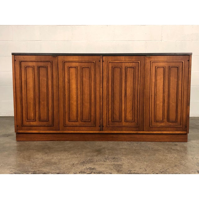 Broyhill Sculptra MidCentury Modern Walnut Credenza / Tv Stand With