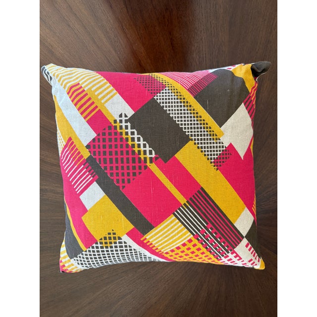 Contemporary Design Within Reach Throw Pillows- Set of 2 For Sale - Image 3 of 4