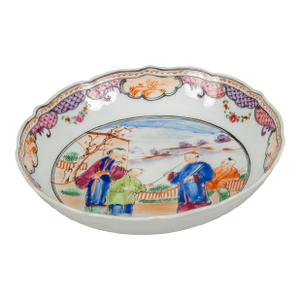 18th Century Small Chinese Famille Rose Dish