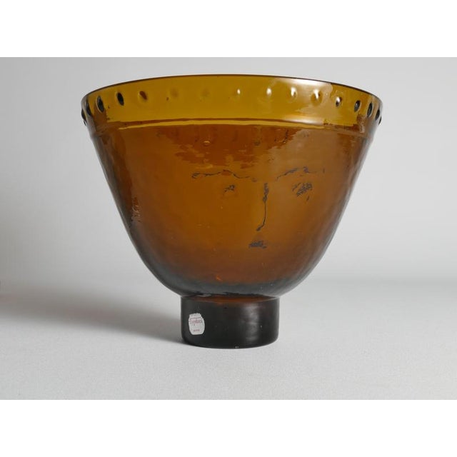 Brown Glass Bowl with Face Motif by Wiktor Berndt for Flygfors, Sweden, 1960s For Sale - Image 4 of 14