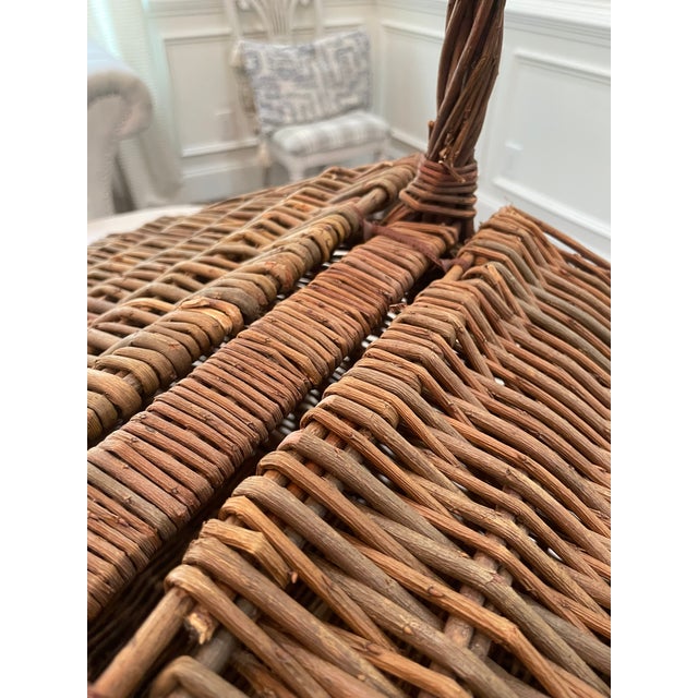 Mid 20th Century Vintage English-Style Split-Lid Willow Basket For Sale - Image 5 of 14