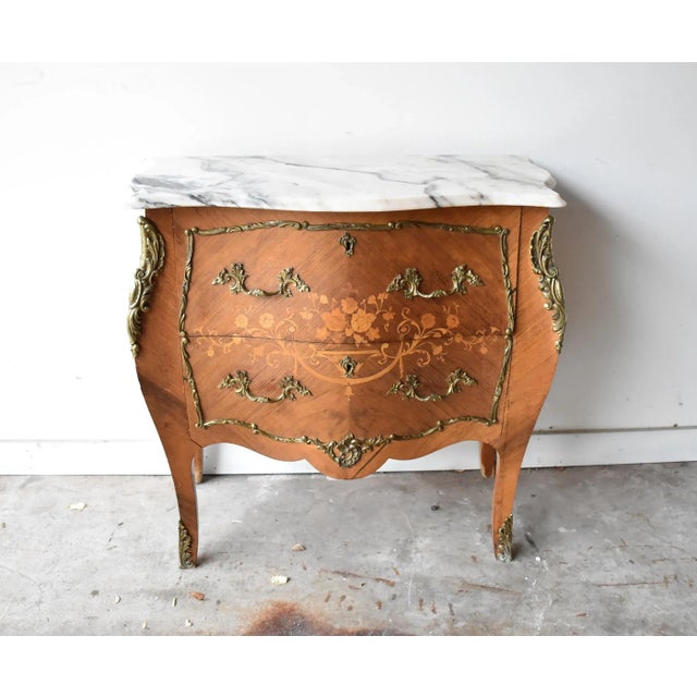French Antique Louis XV-Style Bombe Marquetry, Ormolu, & Marble Top Bombe Chest of Drawers For Sale - Image 3 of 12