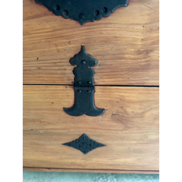 Early 20th Century Vintage Korean Bandaji Blanket Chest With Hand-Forged Iron Hardware For Sale - Image 5 of 9