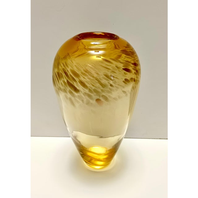 Straw Colored Murano Glass Vase with Aventurine attributed to Fratelli Toso, 1960s For Sale - Image 12 of 12