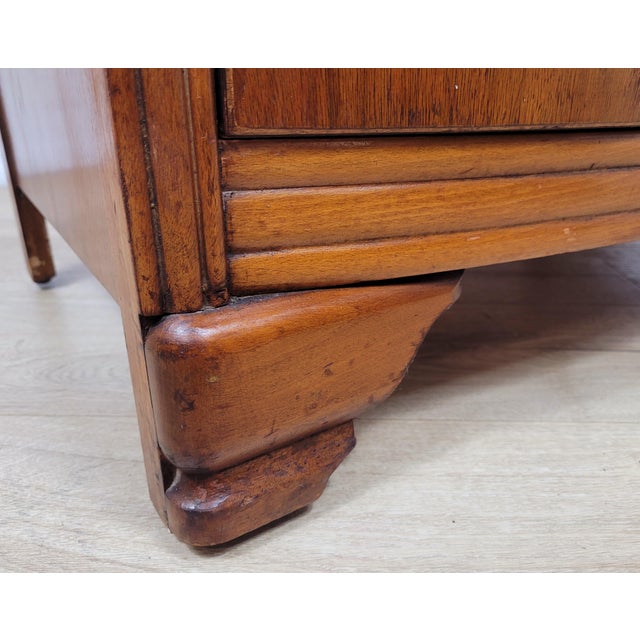 Vintage English Bow Front Chest of Drawers in Walnut, 1960s For Sale - Image 9 of 17