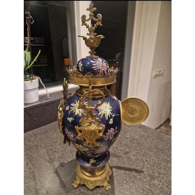 Mantel Clock in Bronze and Ceramic For Sale - Image 4 of 12