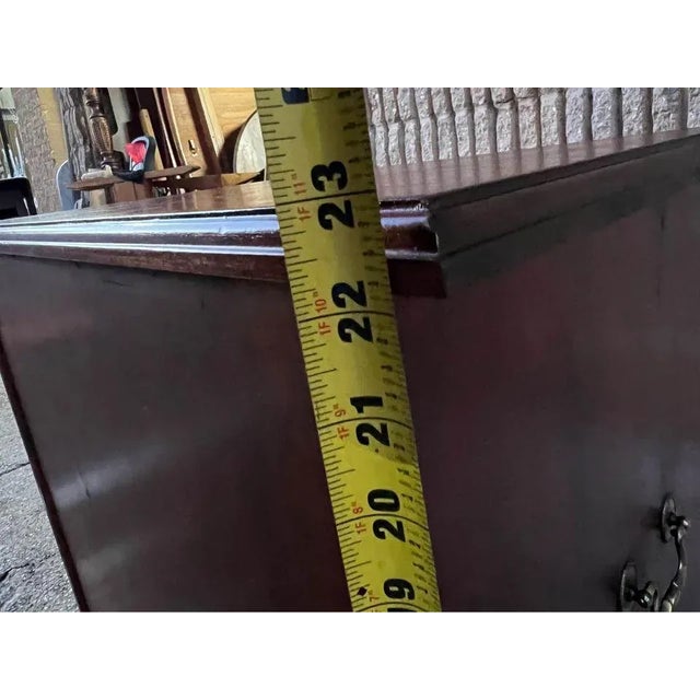 Late 20th Century Vintage Mahogany Chippendale Style 4 Drawer Bedside Small Chest For Sale - Image 5 of 10