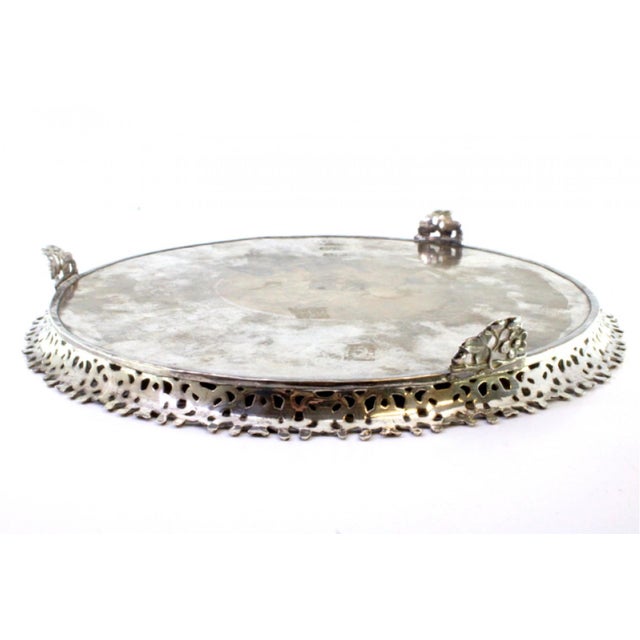 Silver Tray with Wire Rack, Geometric Engravings and Feet with Cut-Out Floral Motifs For Sale - Image 3 of 7