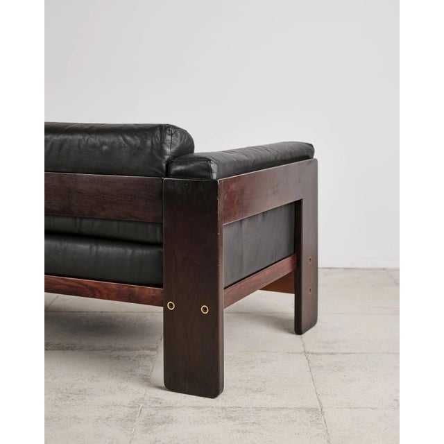 Bastiano Two-Seater Sofa in Mahogany and Black Leather by Afra and Tobia Scarpa for Gavina, Italy, 1960s For Sale - Image 18 of 18