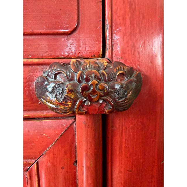 Wood Antique Chinese Lacquered Cabinet, 19th Century Qing Dynasty For Sale - Image 7 of 12