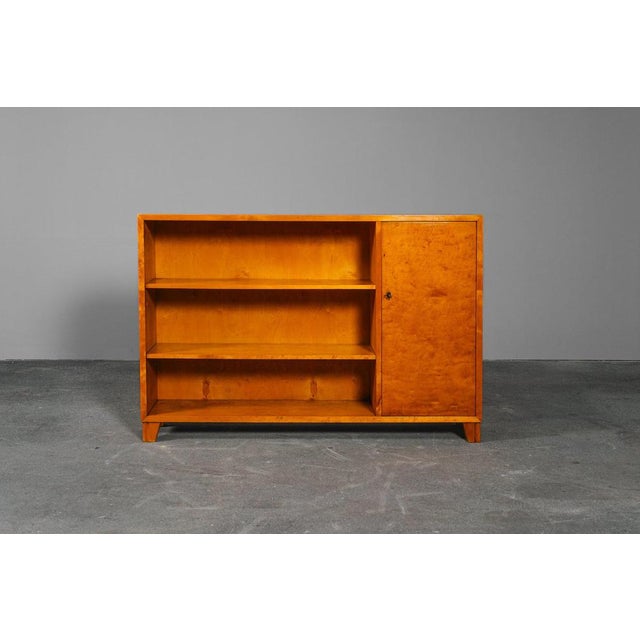 Bookcase Period & Style: Mid-Century - Mid-20th Century Features: - Elegant and practical piece of furniture with...
