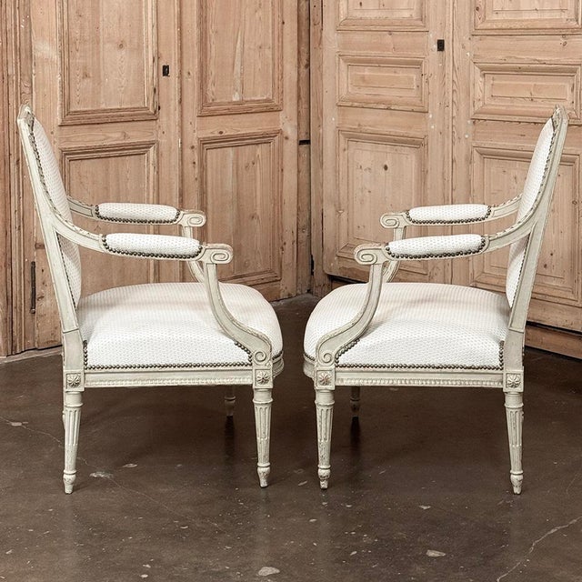 Light Gray Pair of French 19th Century Louis XVI Painted Armchairs ~ Fauteuils For Sale - Image 8 of 17