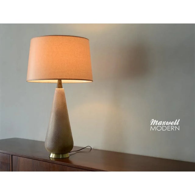 Beige Mid-Century Modern Textured Ceramic Table Lamp For Sale - Image 8 of 9