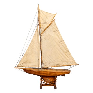 Vintage English Carved Hull Pond Yacht, 1930s For Sale
