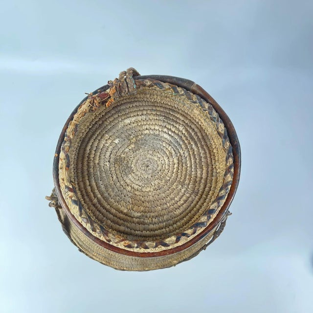 Early 20th Century Early 20th Century Luo Basket with Lid MATTER COLLECTION For Sale - Image 5 of 10